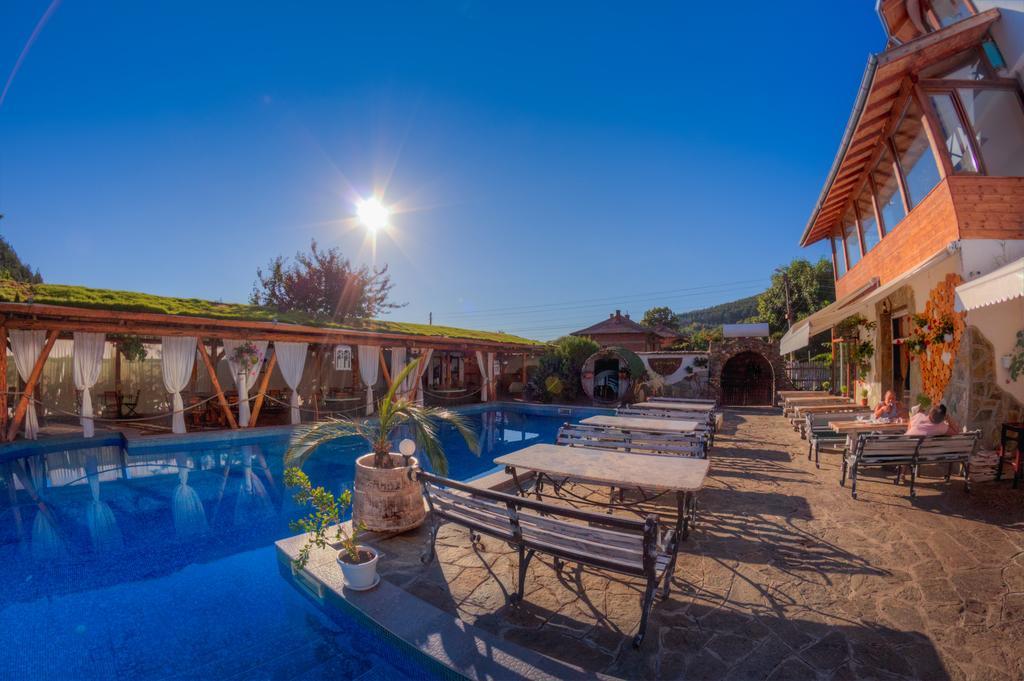 Tihiat Kut Complex Otel Köstendil Dış mekan fotoğraf